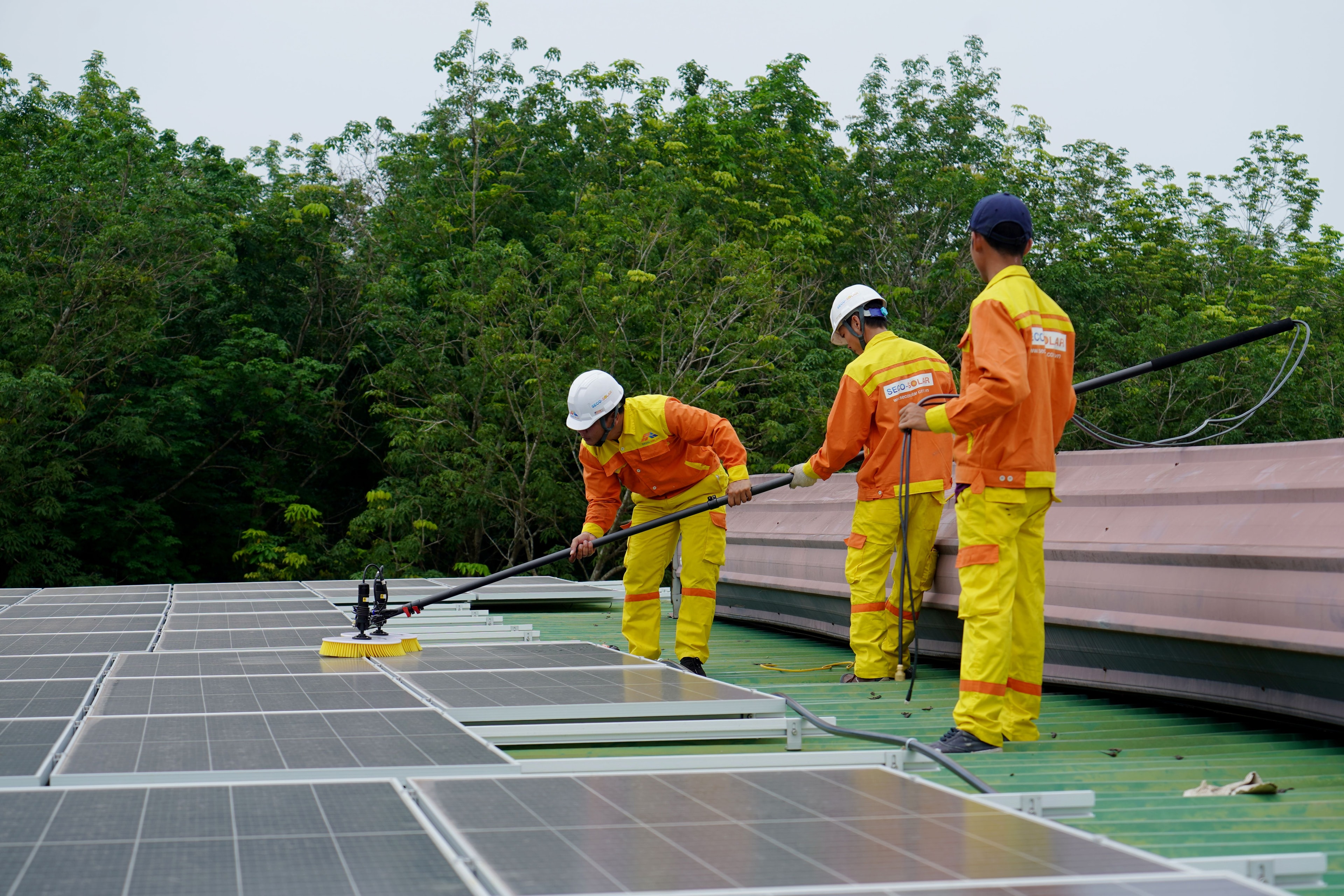 Solar Panel Cleaning and Maintenance in Bengaluru